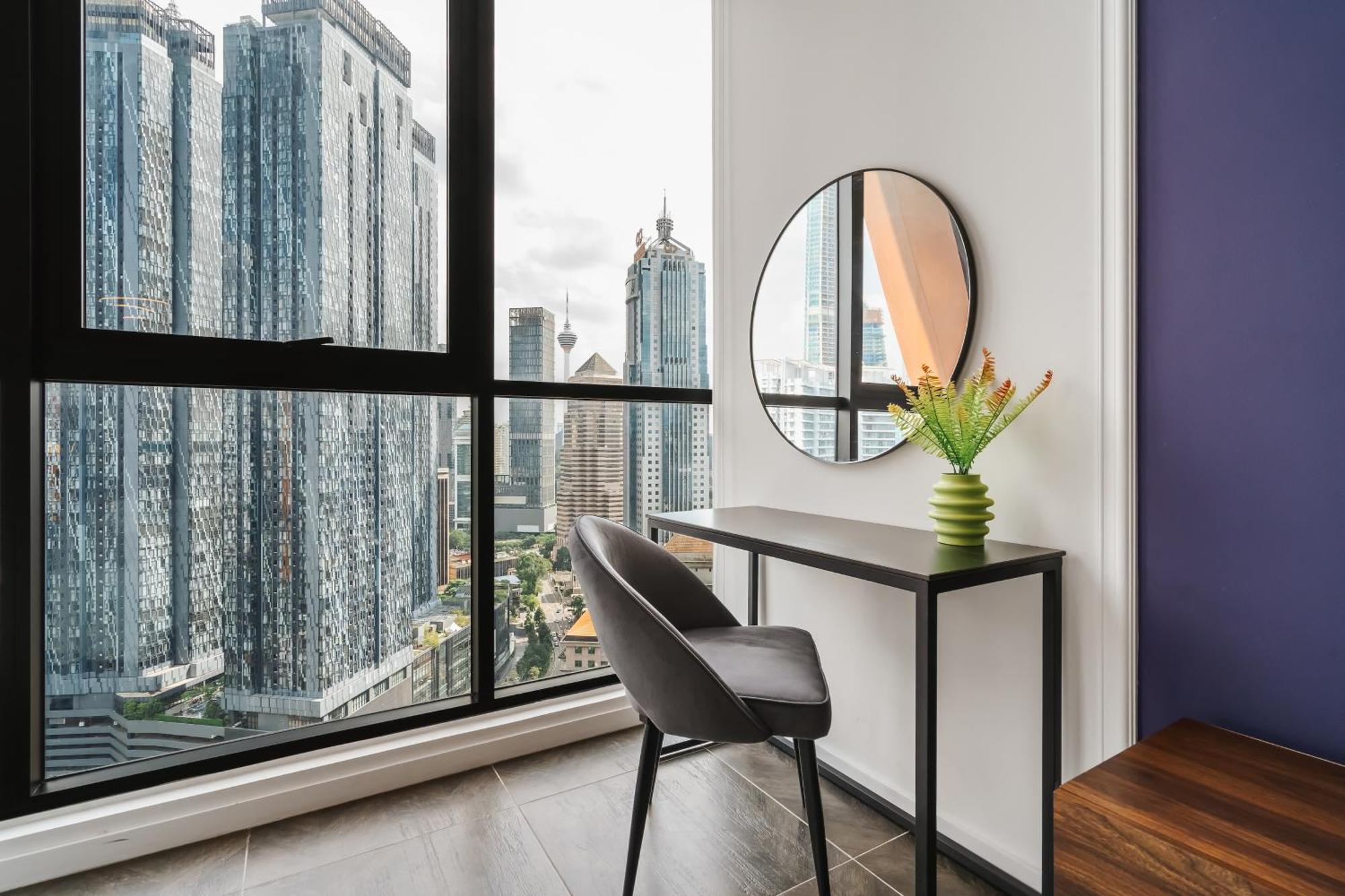 Scarletz Klcc Apartments By Soulasia Kuala Lumpur Exterior foto